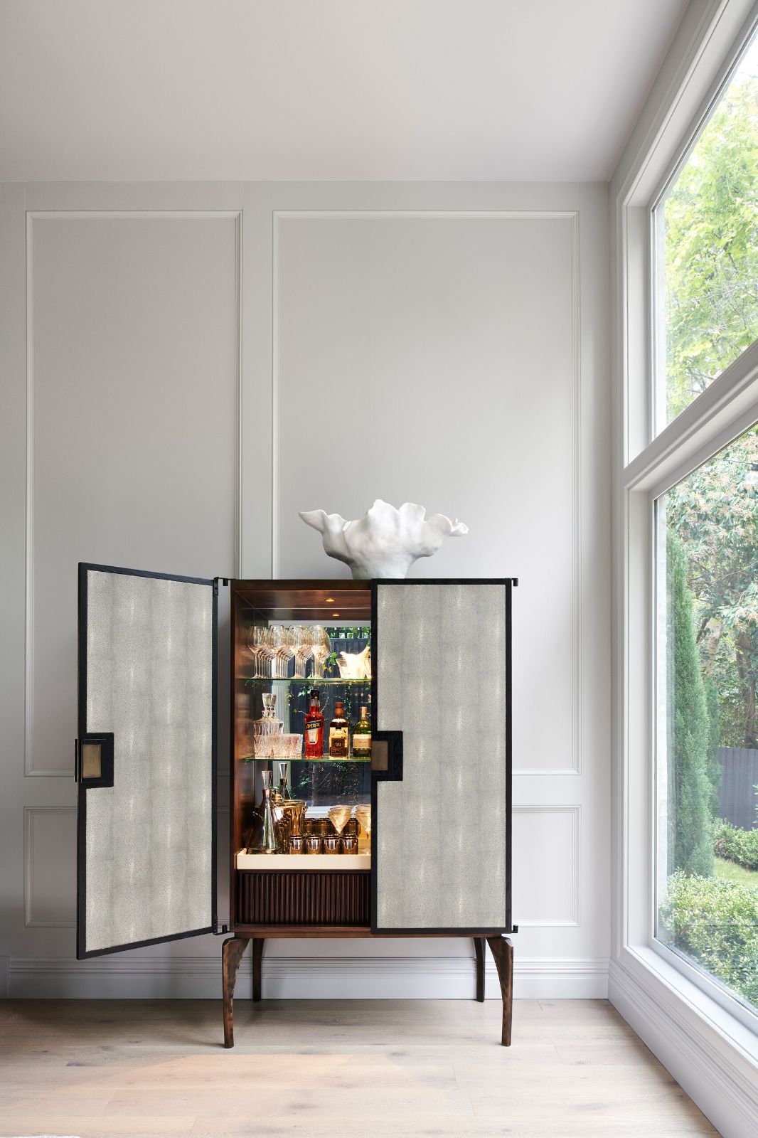 Alphington, drinks cabinet