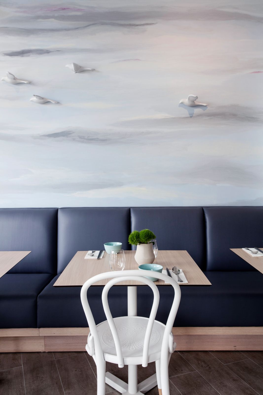 Benjamins, commercial interior design by Alexander Pollock