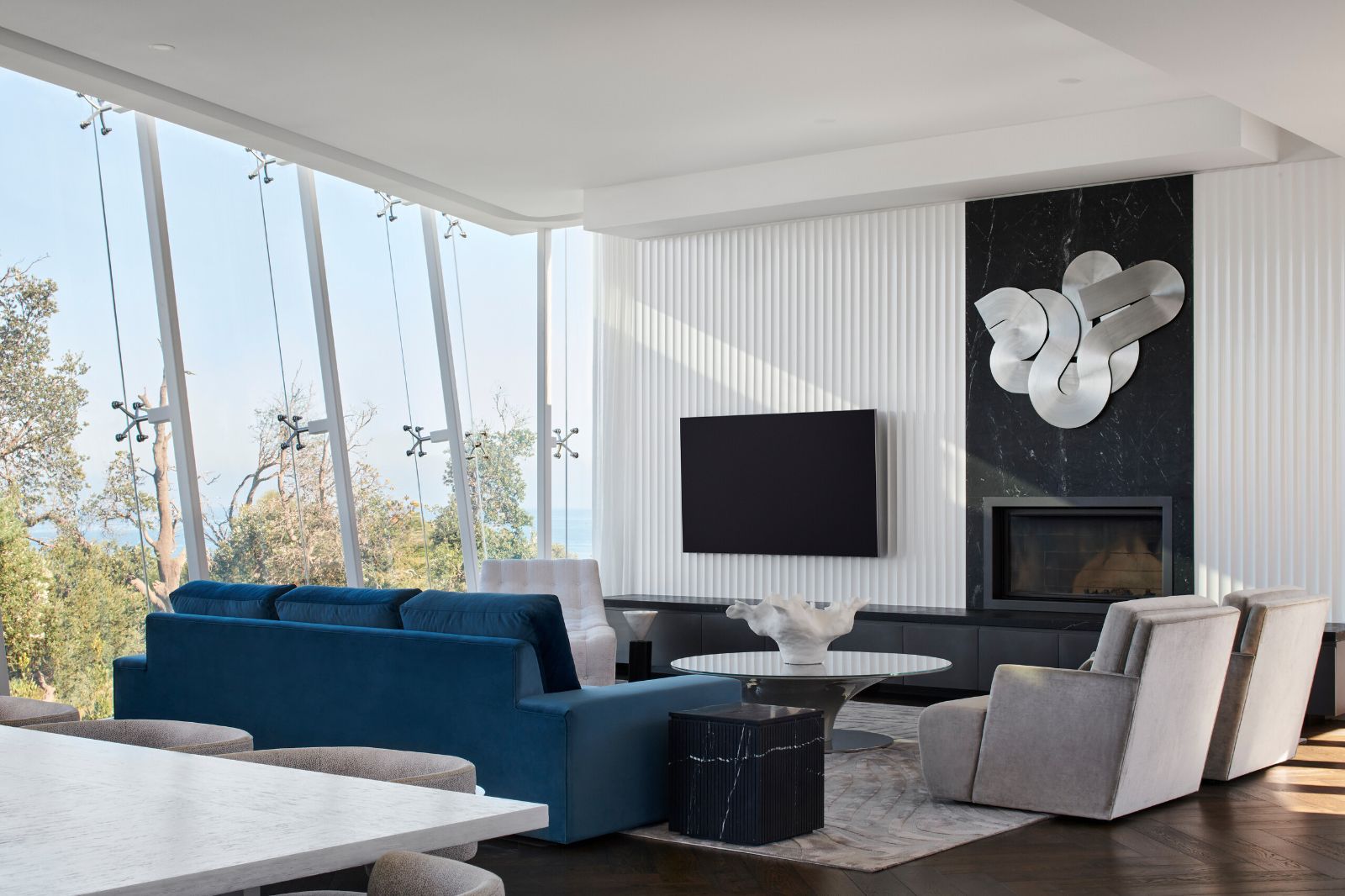 Brighton, Beach Road, living room
