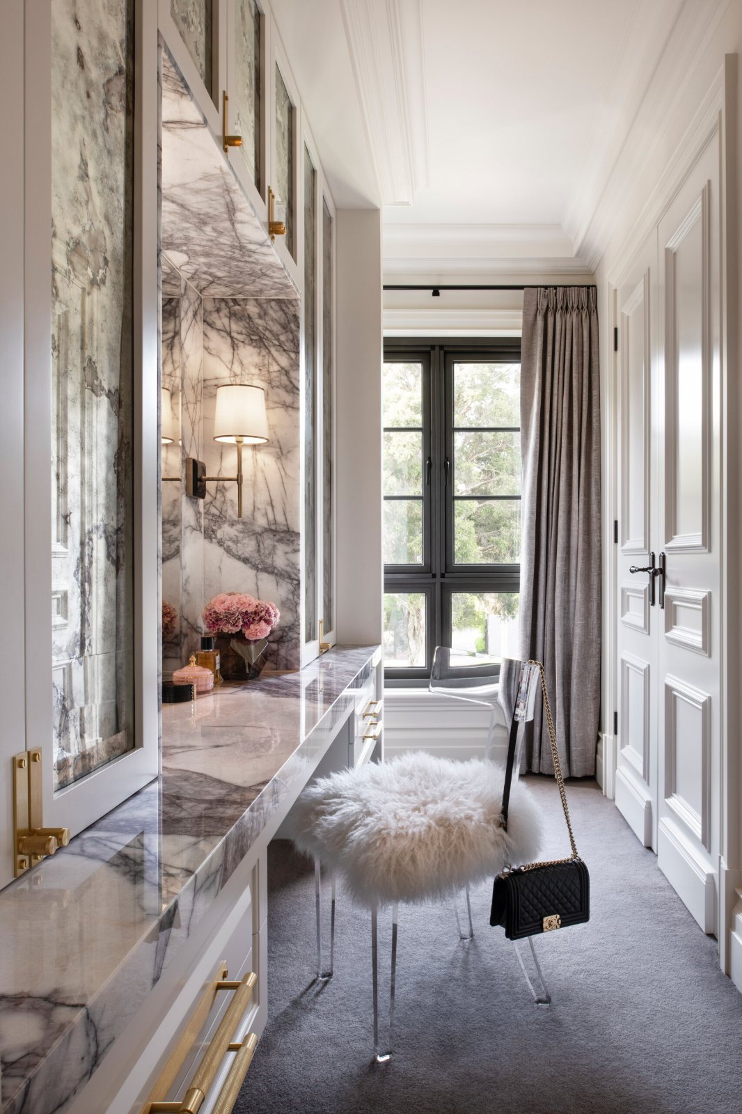 Kew, Alfred Street, hallway