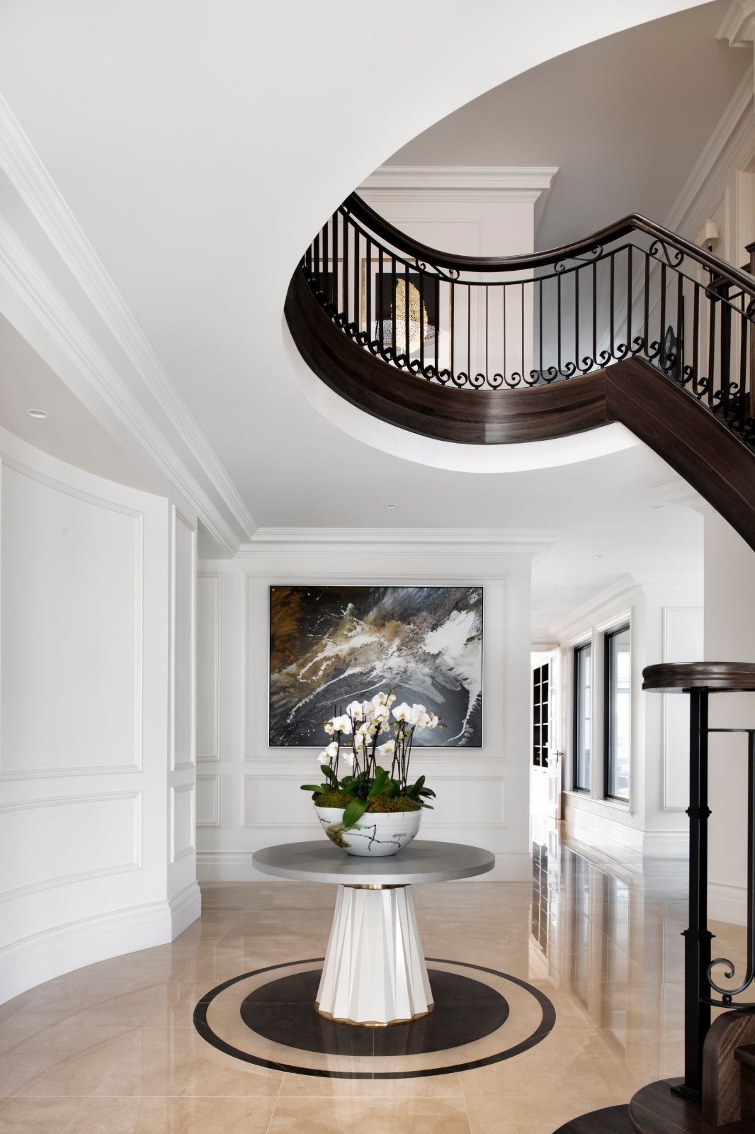 Kew, Alfred Street, entrance hall and stair