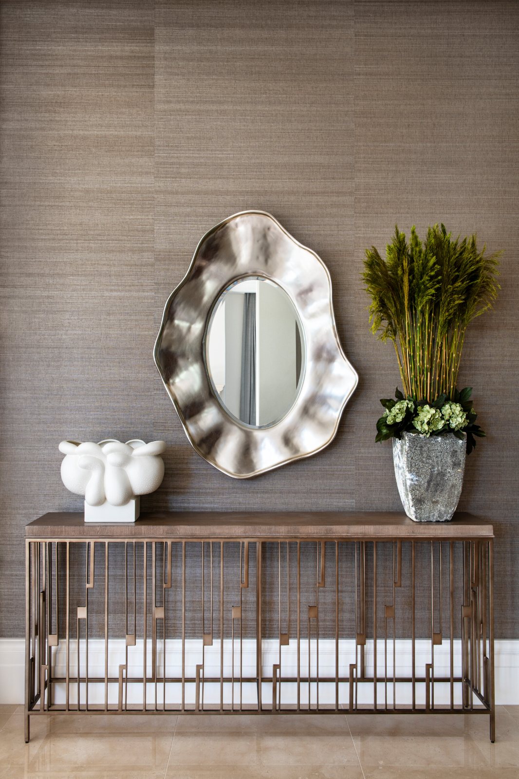 Kew, Alfred Street, hallway console