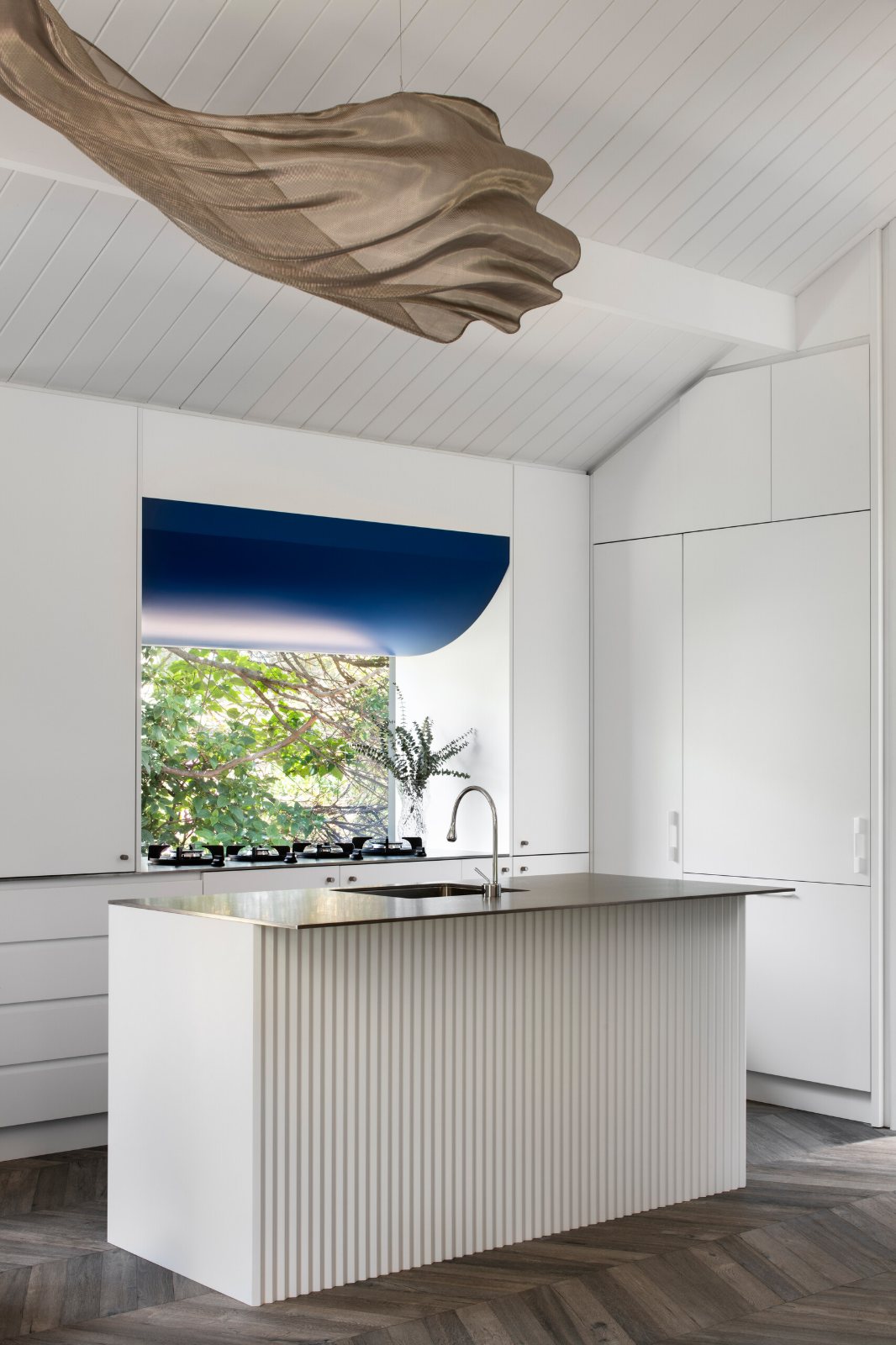 Mornington Beach House, kitchen island