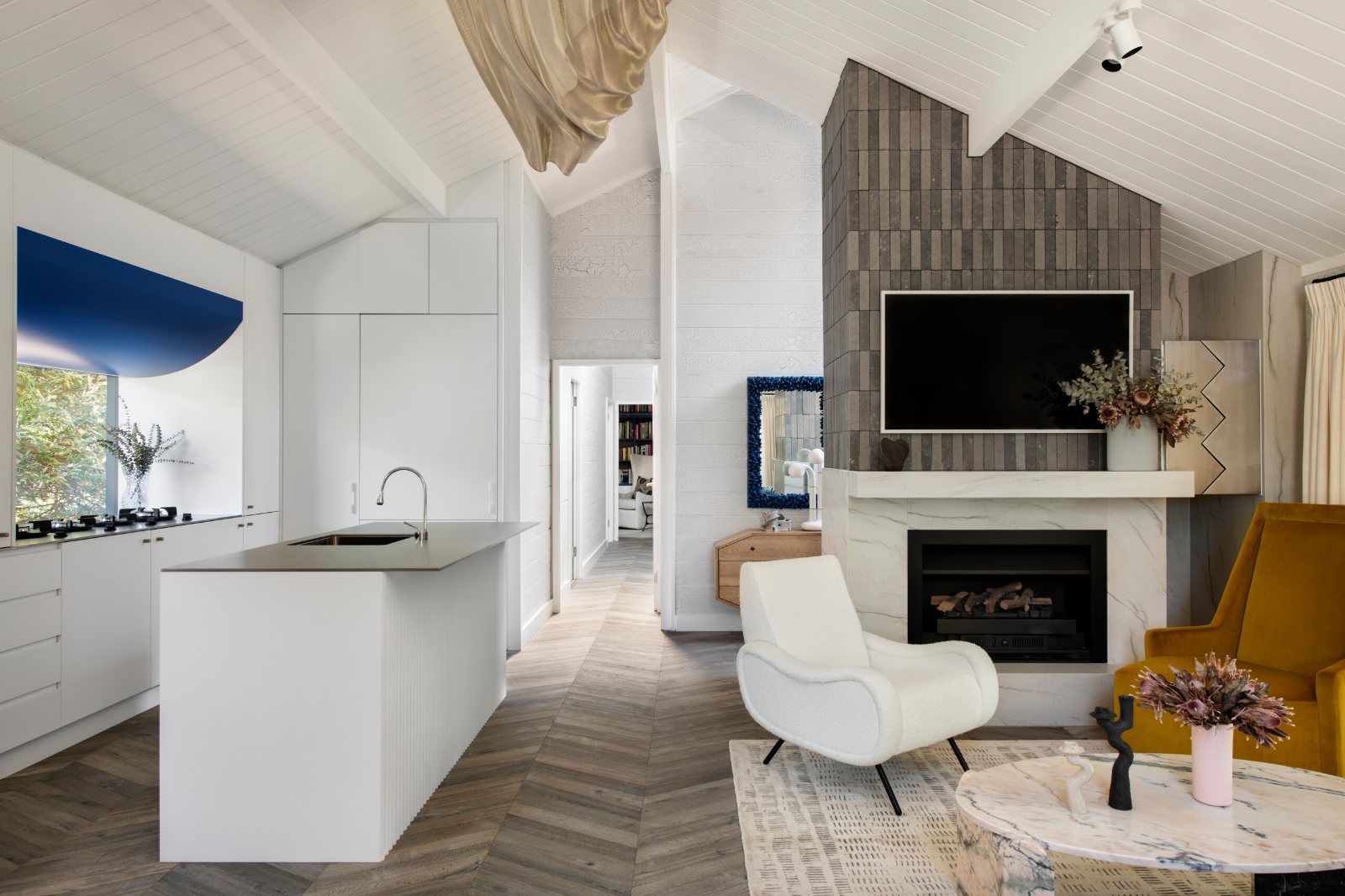 Mornington Beach House, kitchen and living room